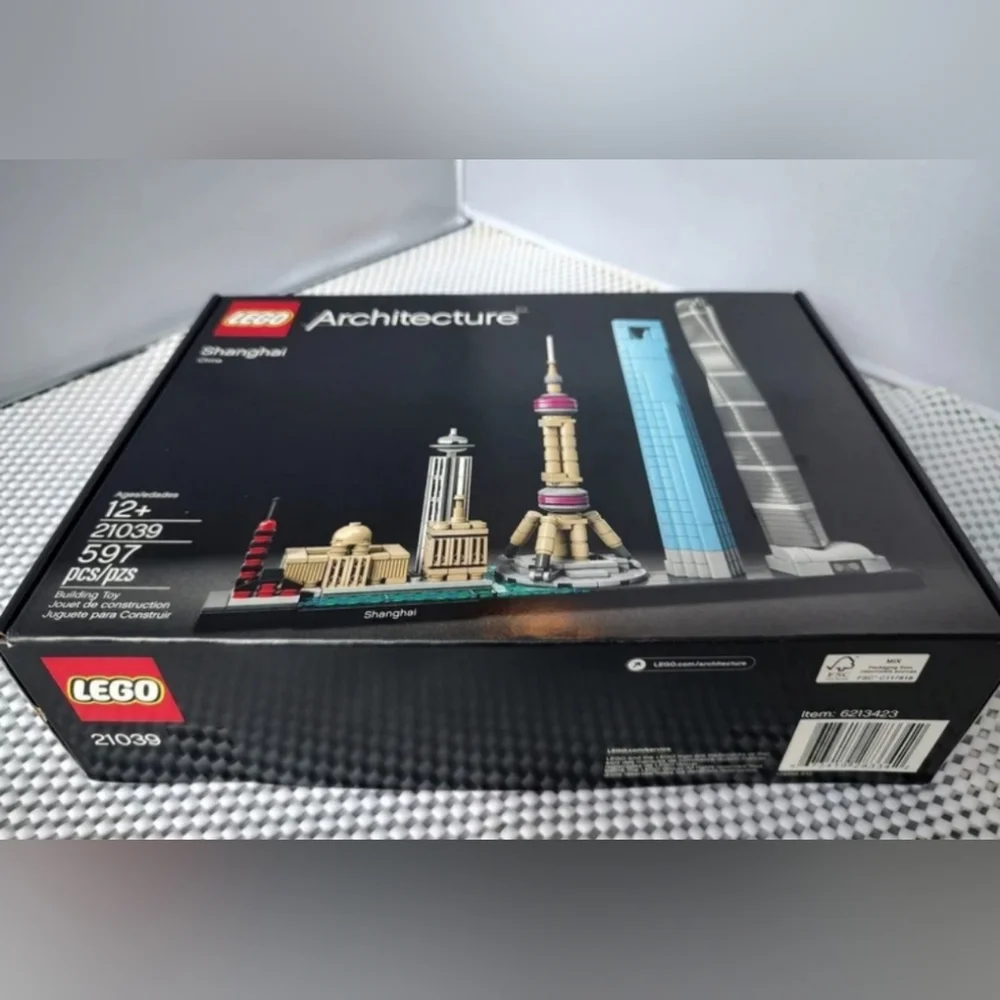 LEGO Architecture 21039 Shanghai, China NWT Building Toy Set
